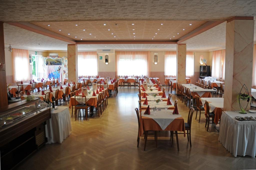 Albergo Alla Torre Siegler Im Thurm Merano Exterior foto