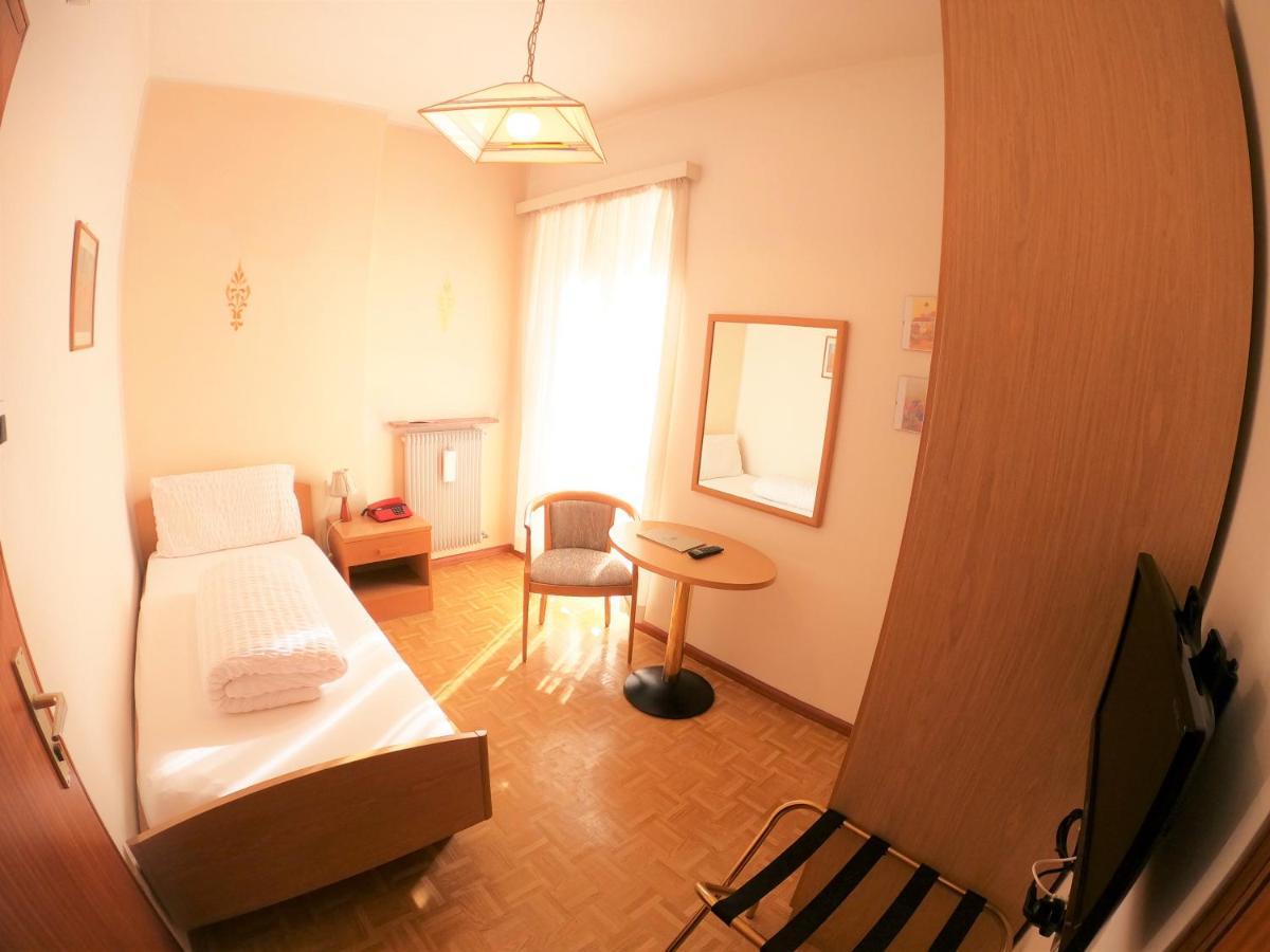 Albergo Alla Torre Siegler Im Thurm Merano Exterior foto